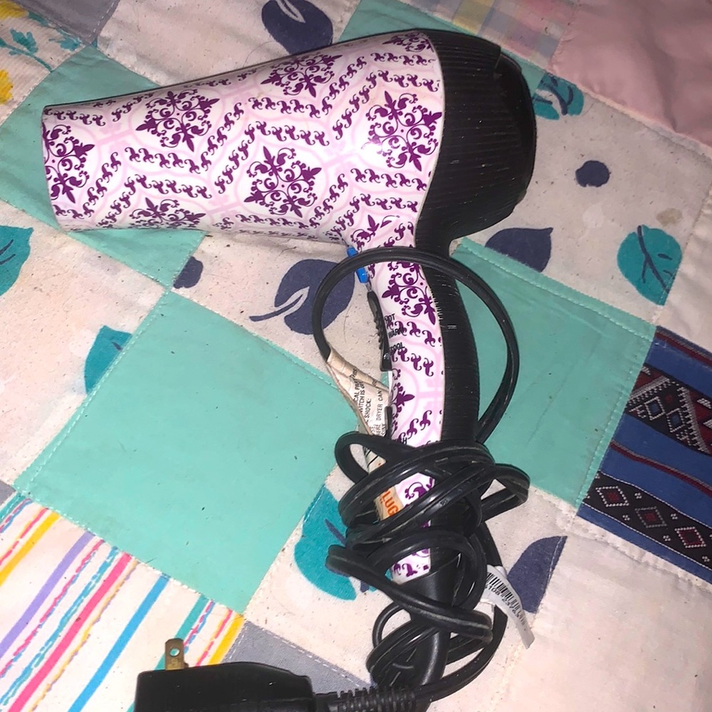 Blow dryer